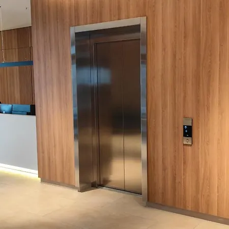 Planet Imperial & アパート Ni